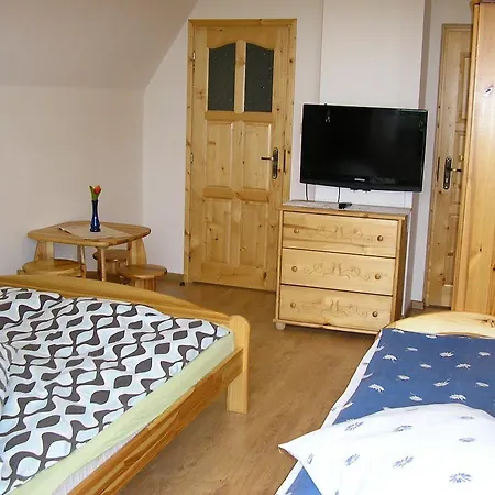 薇拉埃瓦民宿 *